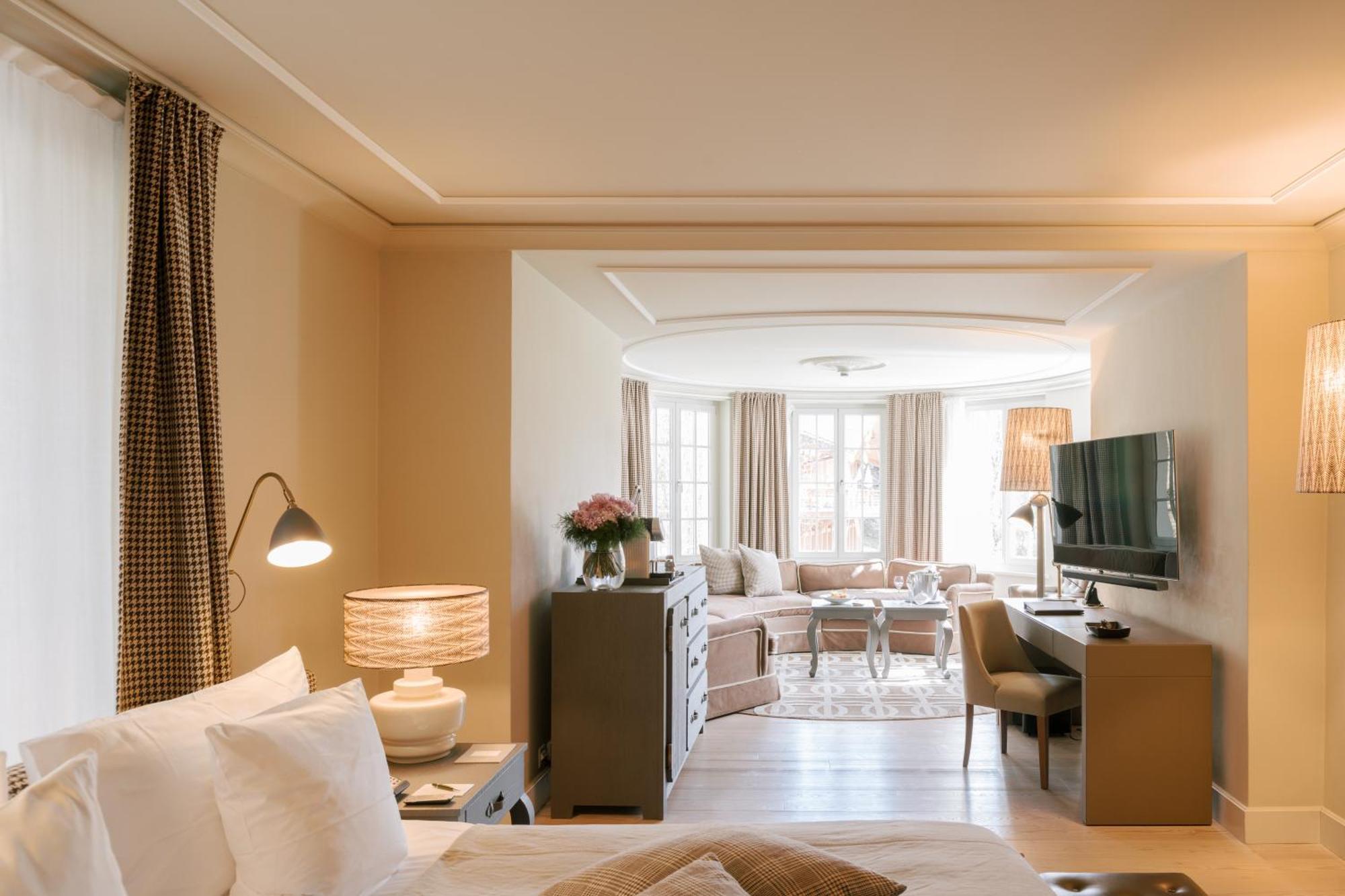 Le Grand Bellevue Hotel Gstaad Bagian luar foto