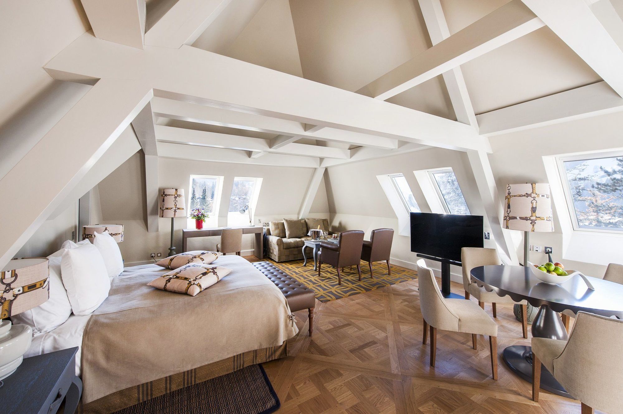 Le Grand Bellevue Hotel Gstaad Bagian luar foto