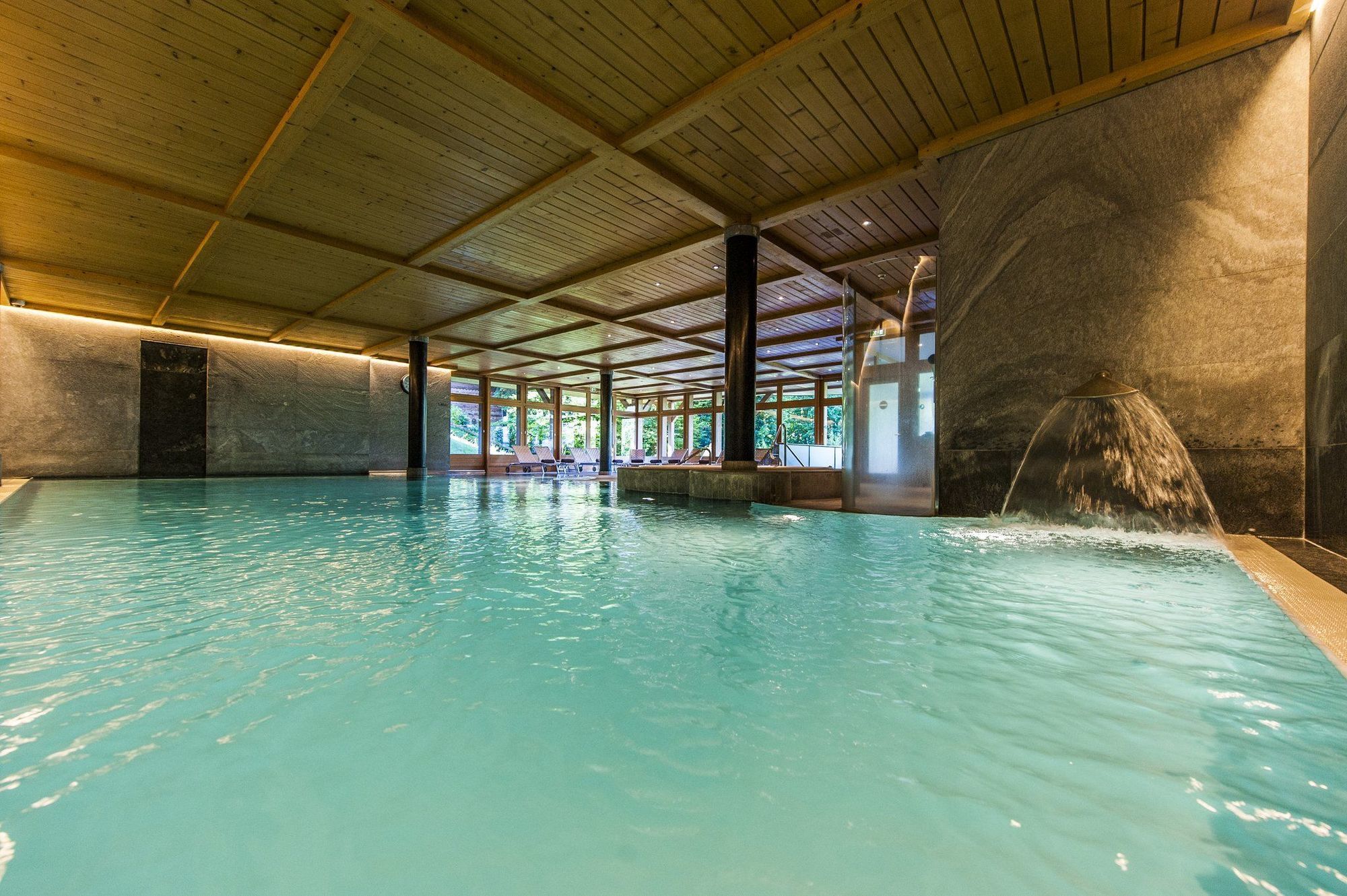Le Grand Bellevue Hotel Gstaad Bagian luar foto