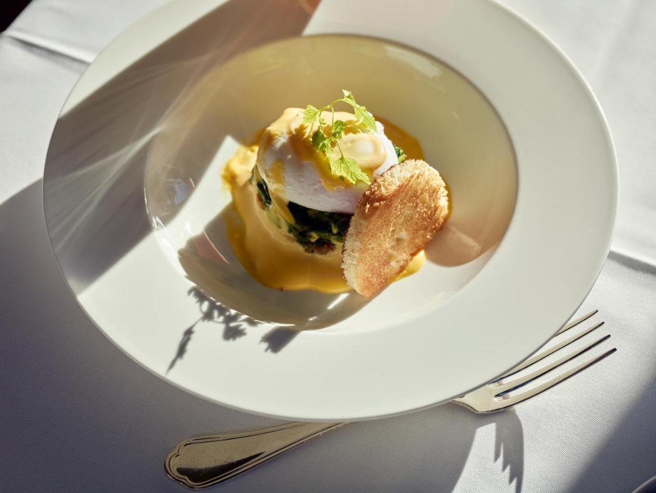 Le Grand Bellevue Hotel Gstaad Bagian luar foto